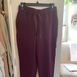Lululemon on the fly joggers